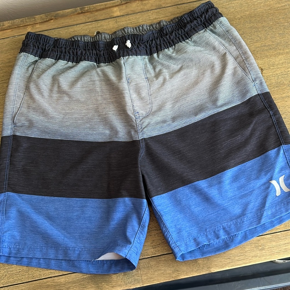 Hurley Men’s Volleyball Swimming Shorts. Size Large. Fully Lined.